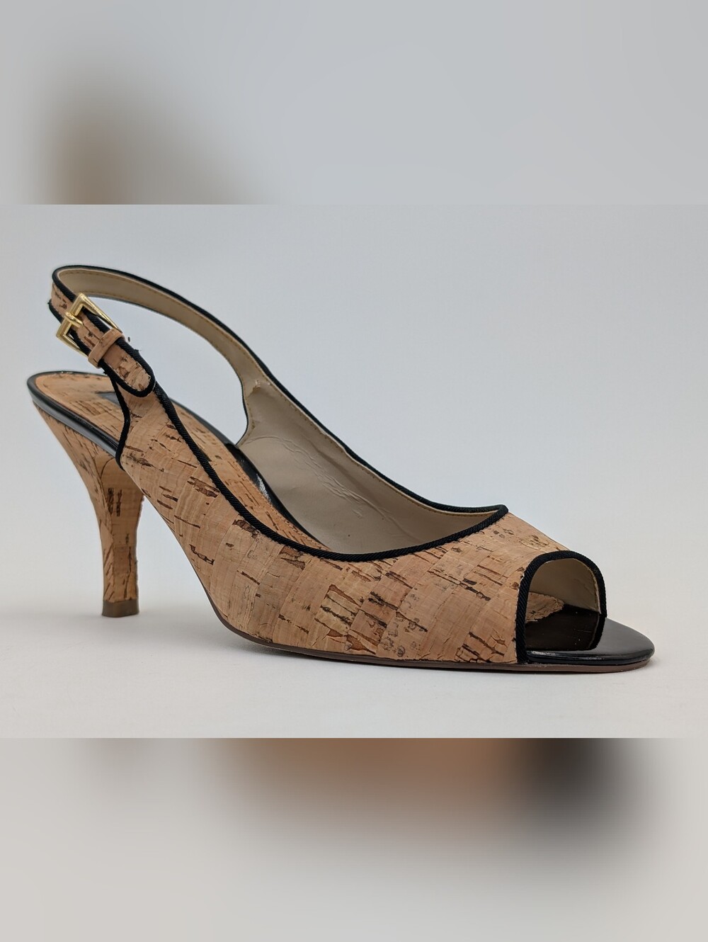 Bandolino Bardeco Size 8.5 Natural Cork Black Trim Gold Buckle Peep-Toe Stiletto - Picture 4 of 17